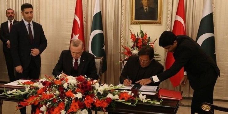 پاکستان و ترکیه 13 سند همکاری امضا کردند