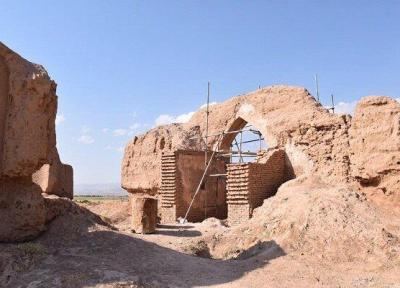 خبرنگاران بازسازی قلعه تاریخی دولت آباد اسفراین شروع شد