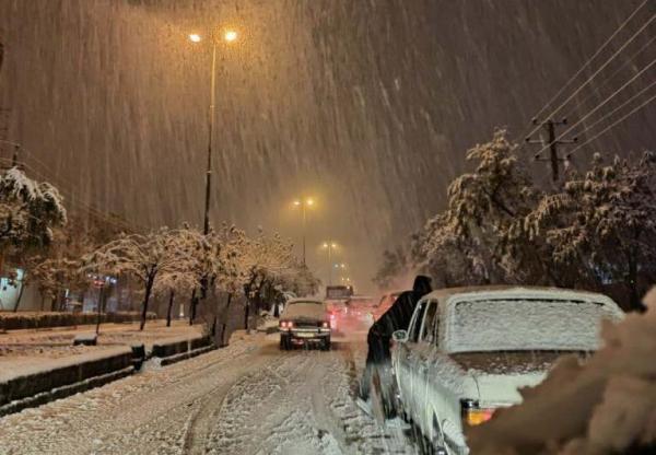 جاده های 9 استان زیر بارش برف و باران است جاده های 9 استان زیر بارش برف و باران است