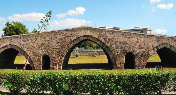 Ponte dellAmmiraglio سفر به پل دریاسالار: شاهکار مهندسی و نماد تاریخی پالرمو
